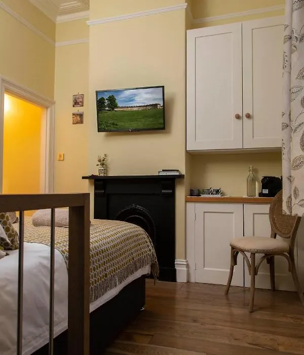 Luxury Ensuite Room Next To Royal Crescent With Own Private Entrance-1