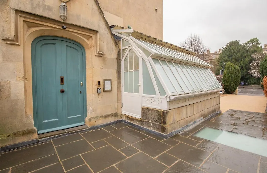 Number 17 Bath-1